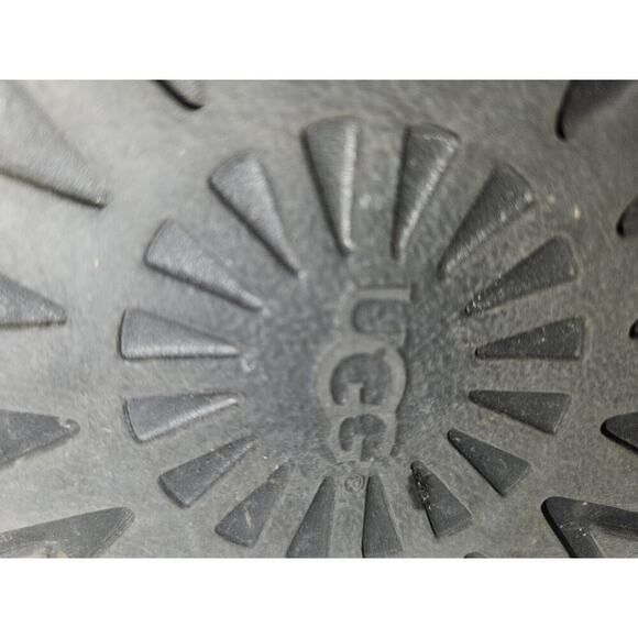 Women's UGG Constantine (1018629) Gray Suede Boots Size 8 EU 39 - Picture 15 of 16